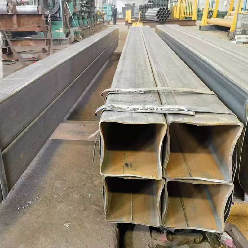 ကြီးမားသော Calibre Black Rectangular Tube