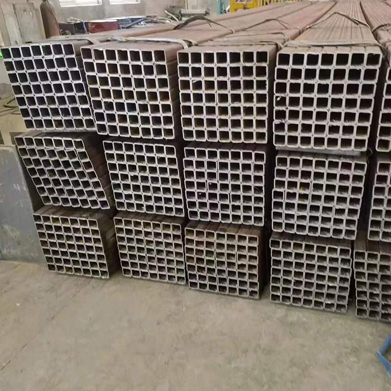 ထူထဲသော ထောင့်မှန်စတုဂံပြွန်